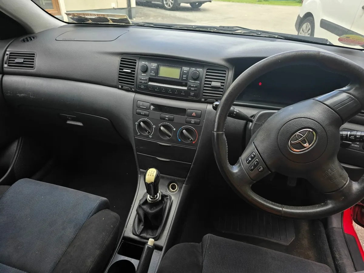 Toyota Corolla 2004 - Image 2