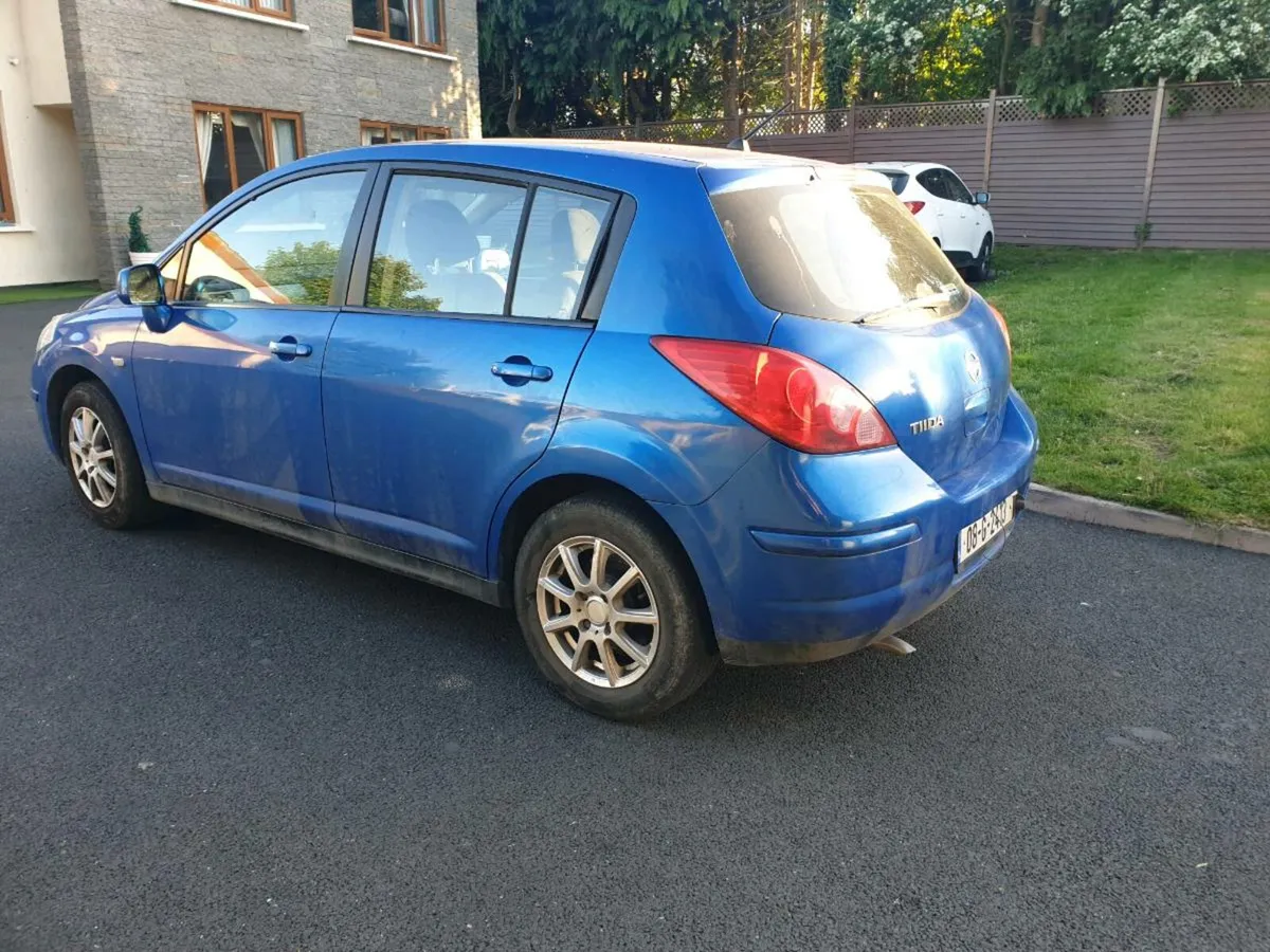 Nissan tiida 2008 Automatic - Image 3