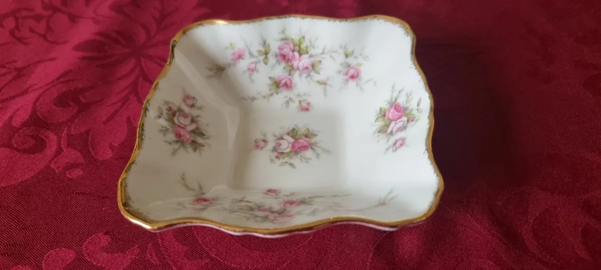 3 Pc. Royal Albert Victoriana Rose Gravy Boat Set - Image 4