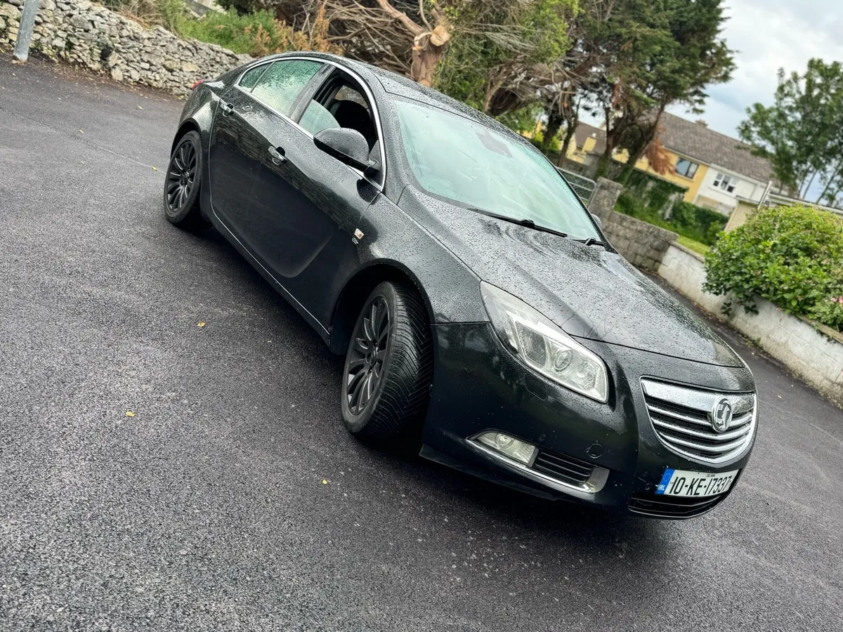 2010 Vauxhall ELITE 2L D High spec Taxd - Image 2