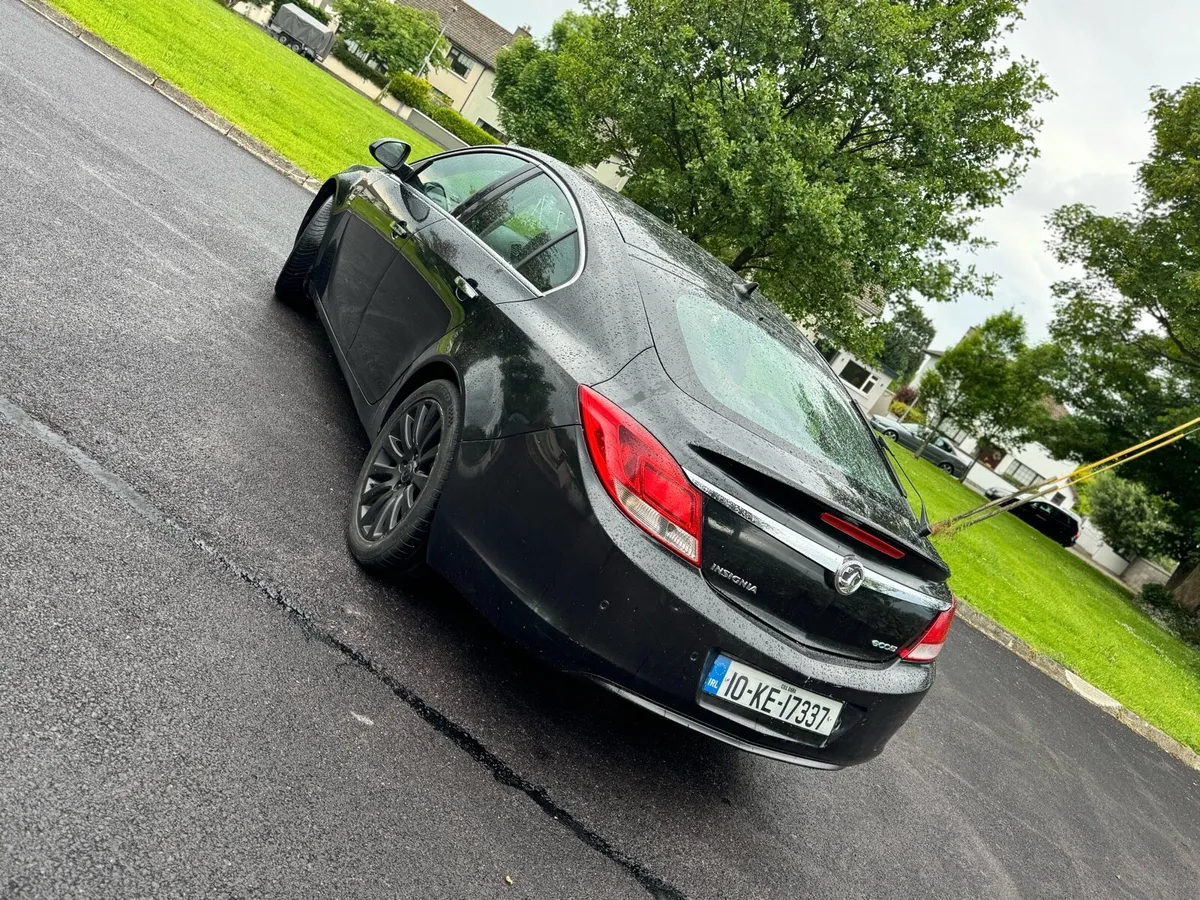 2010 Vauxhall ELITE 2L D High spec Taxd - Image 3