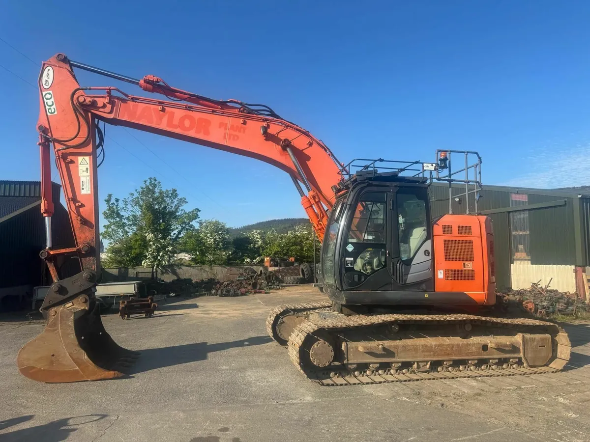 Hitachi ZX225 USLC-5B - Image 1