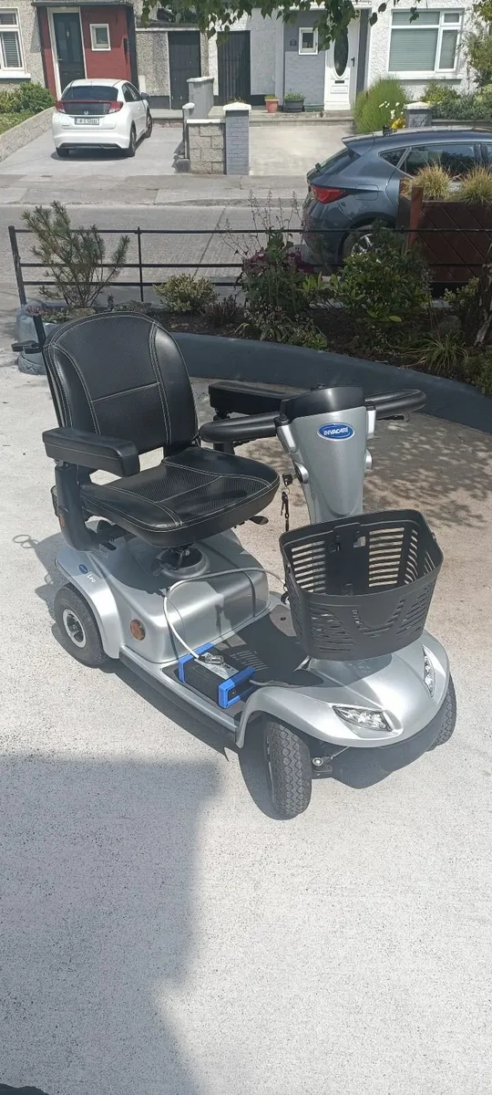 Electric mobility scooter. - Image 4