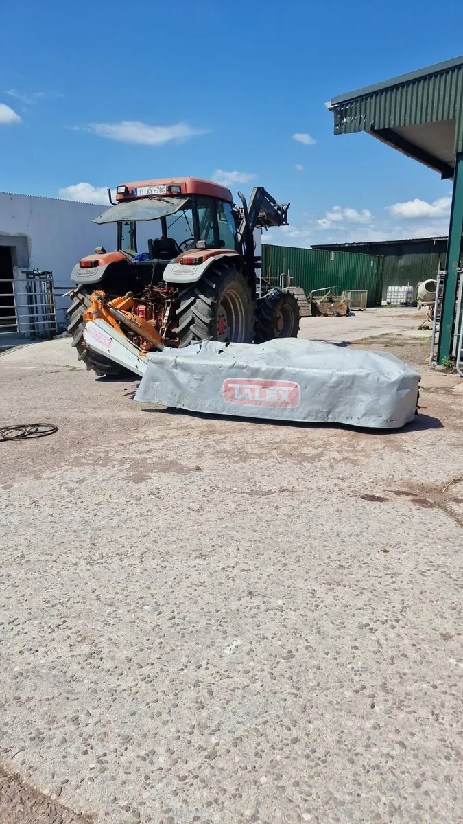 8ft mower... Automatic scrapers.. cubicles.. - Image 1