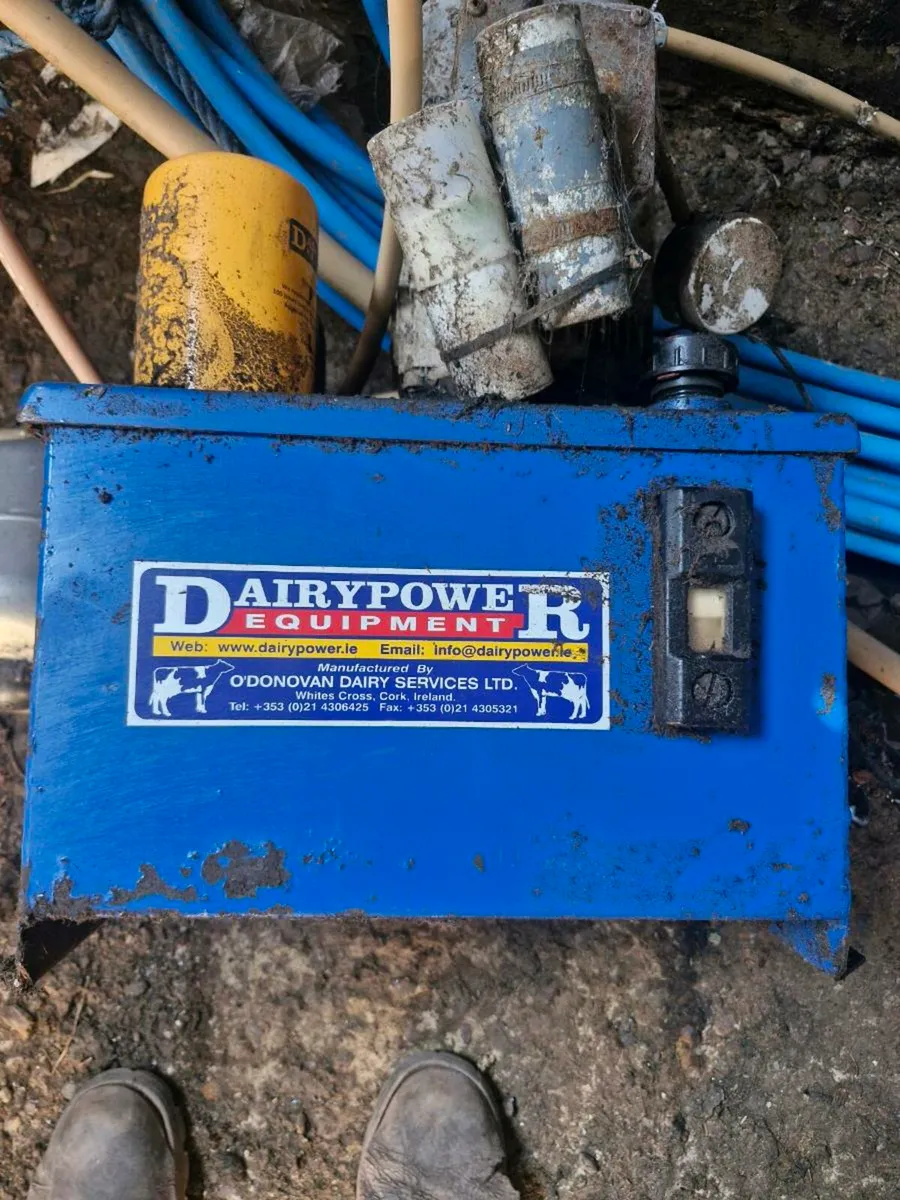 8ft mower... Automatic scrapers.. cubicles.. - Image 3