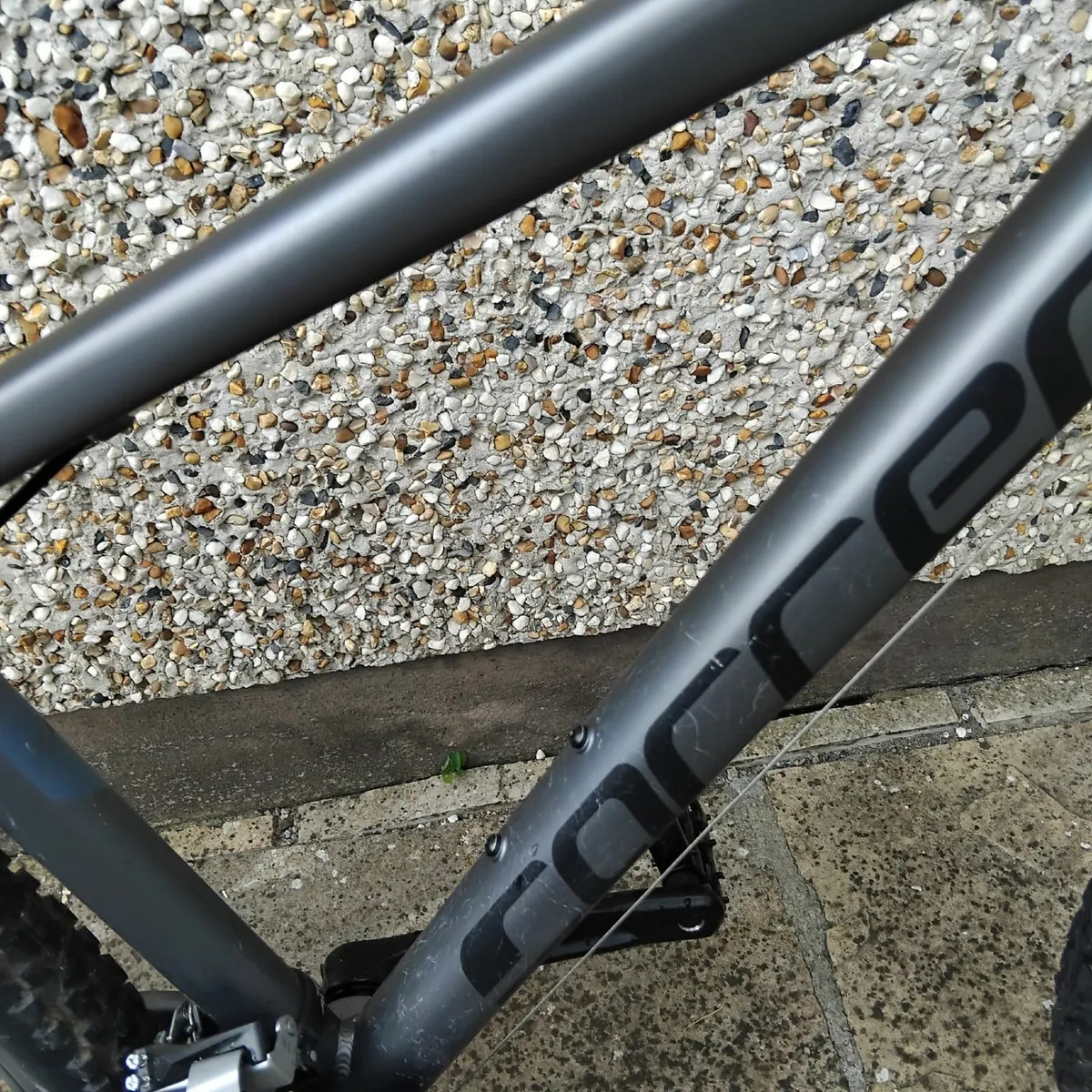 Carrera Valour Mens Mountain Bike - Image 3