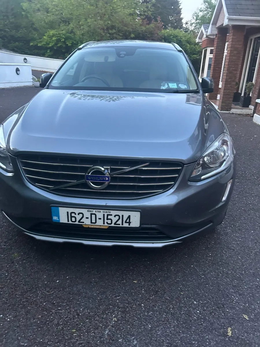 2016 Volvo xc60 - Image 3