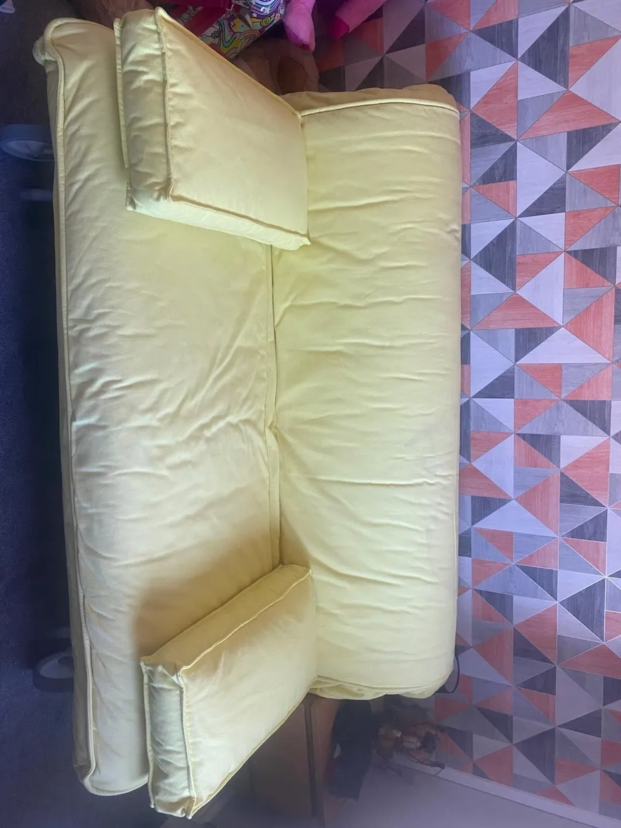 Pull out bed - Image 1