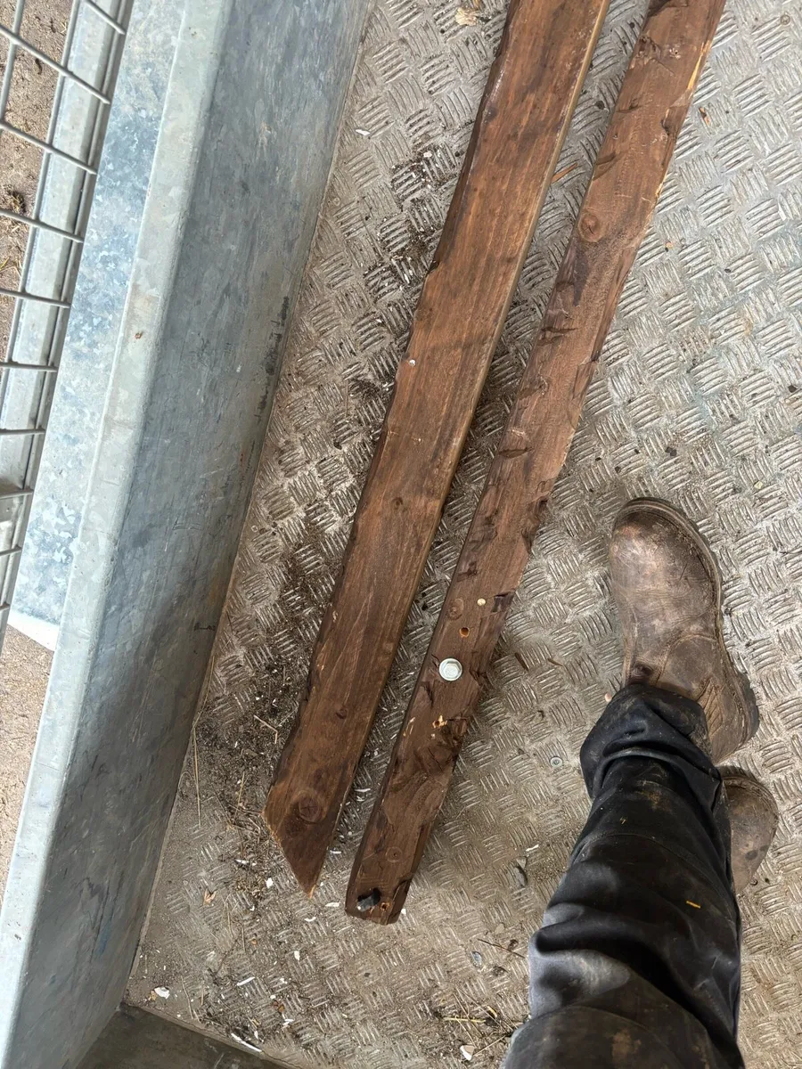 Old Timber/wooden beams came off a ceiling - Image 3