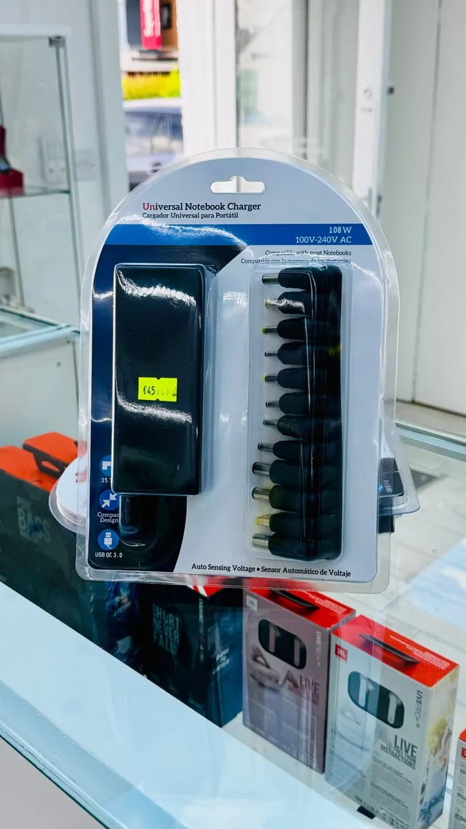 Universal laptop charger