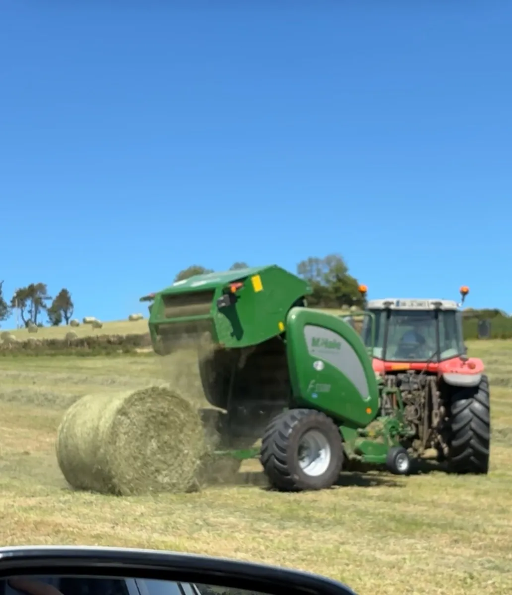 Hay bales - Image 2