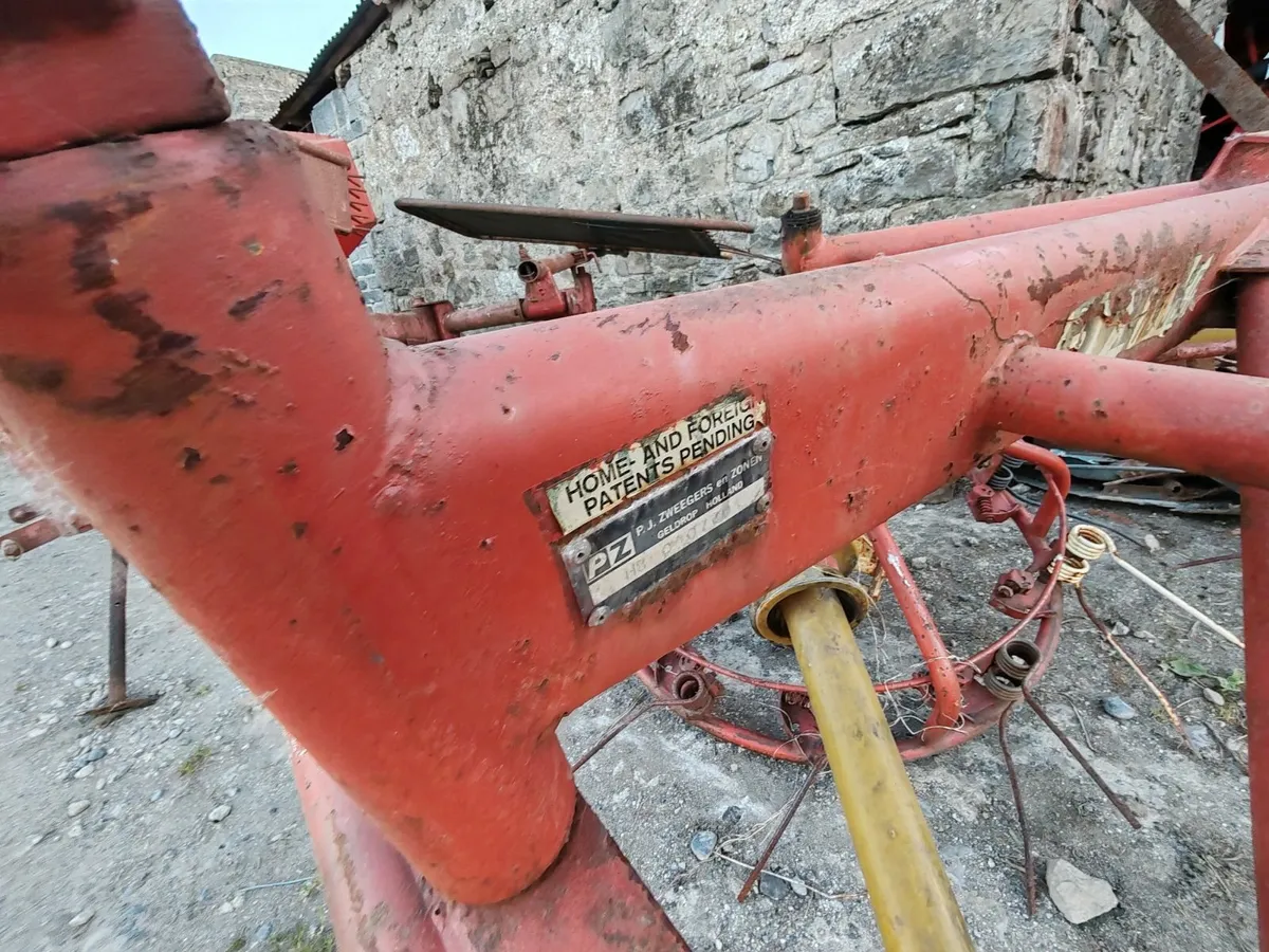 Farm equipment wrapper and 2shakers - Image 1