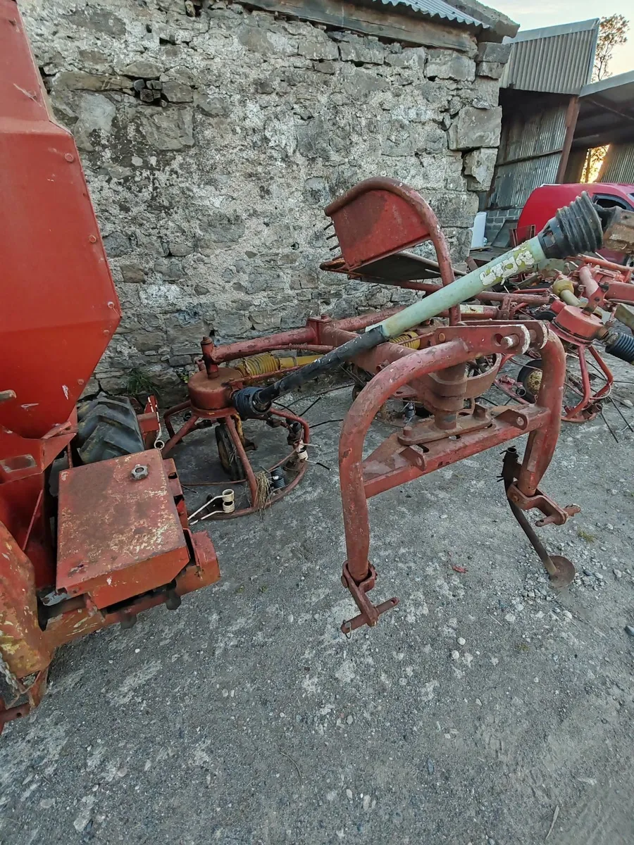 Farm equipment wrapper and 2shakers - Image 2