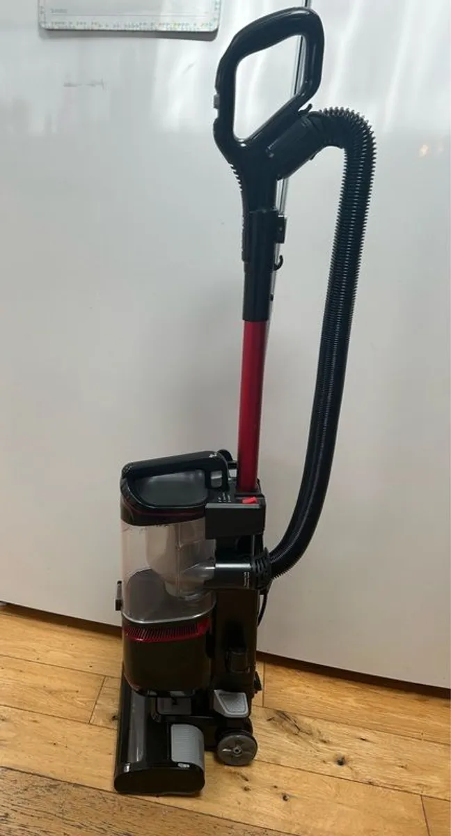 shark vacuum - Image 1