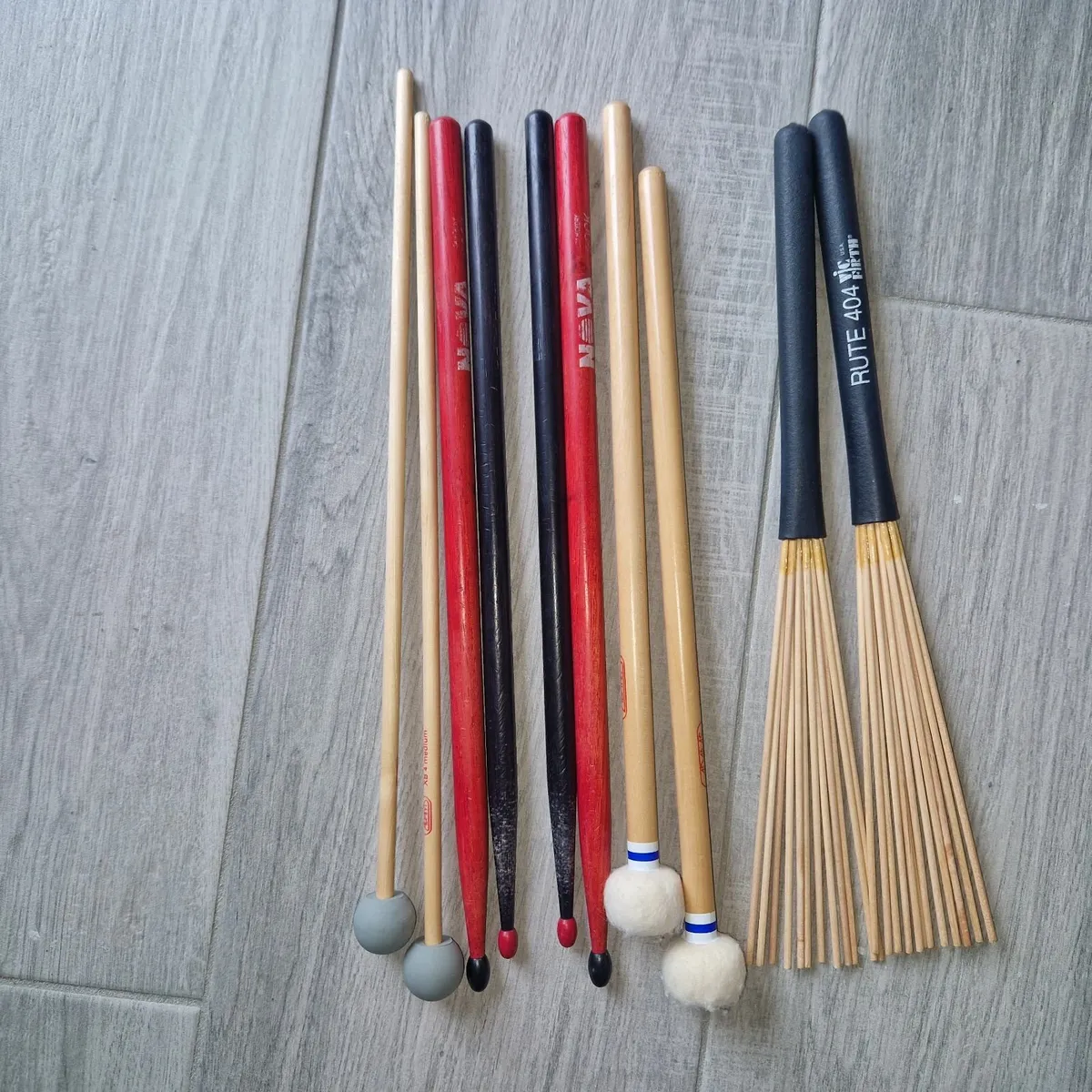5 sets of drumsticks in carry case - Image 2