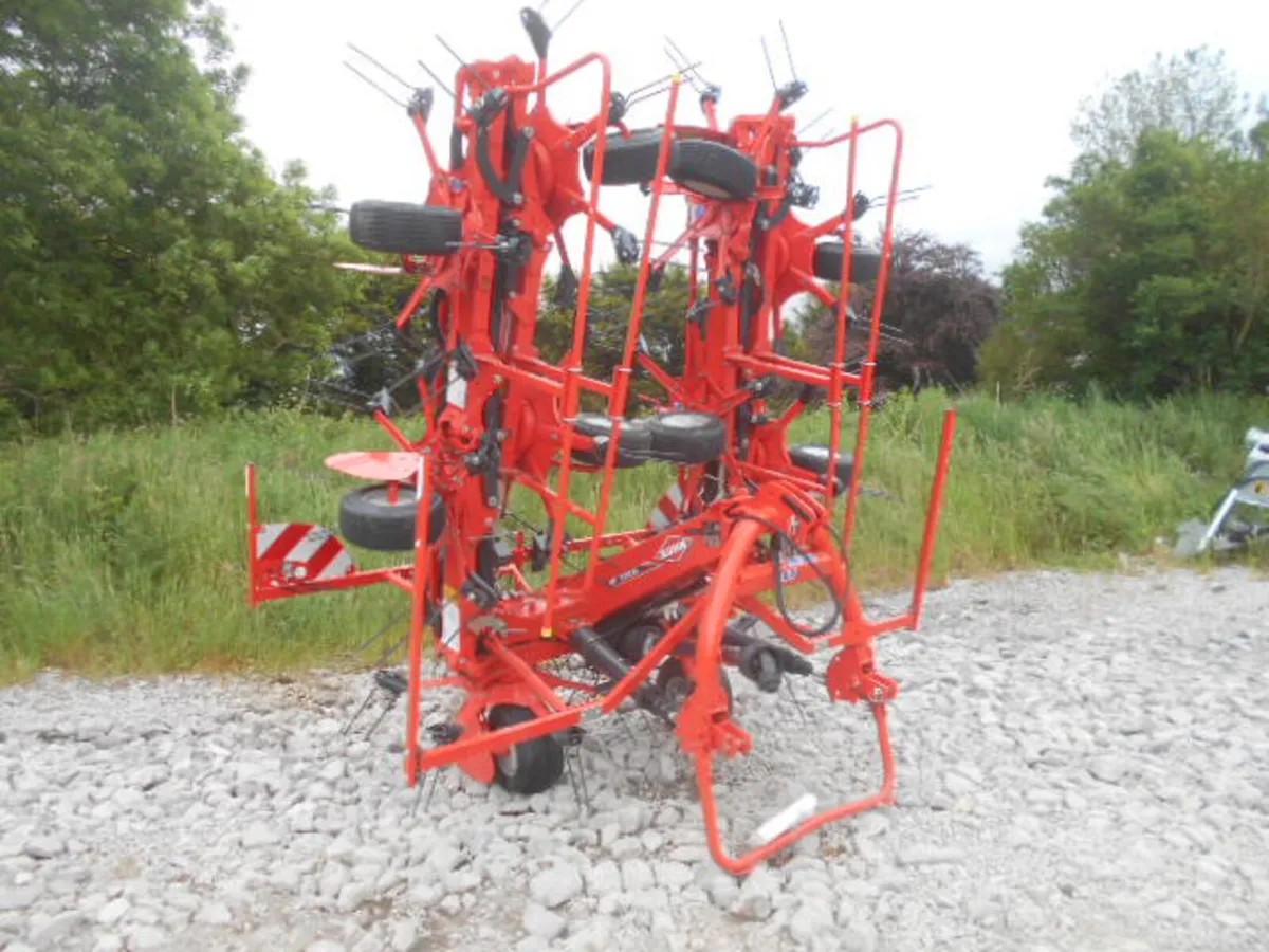 KUHN GF10803 TEDDER, NEW 0% - Image 1