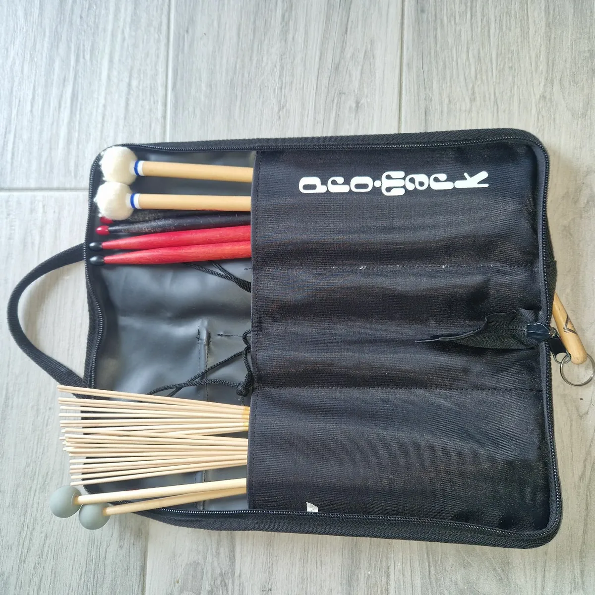 5 sets of drumsticks in carry case - Image 1