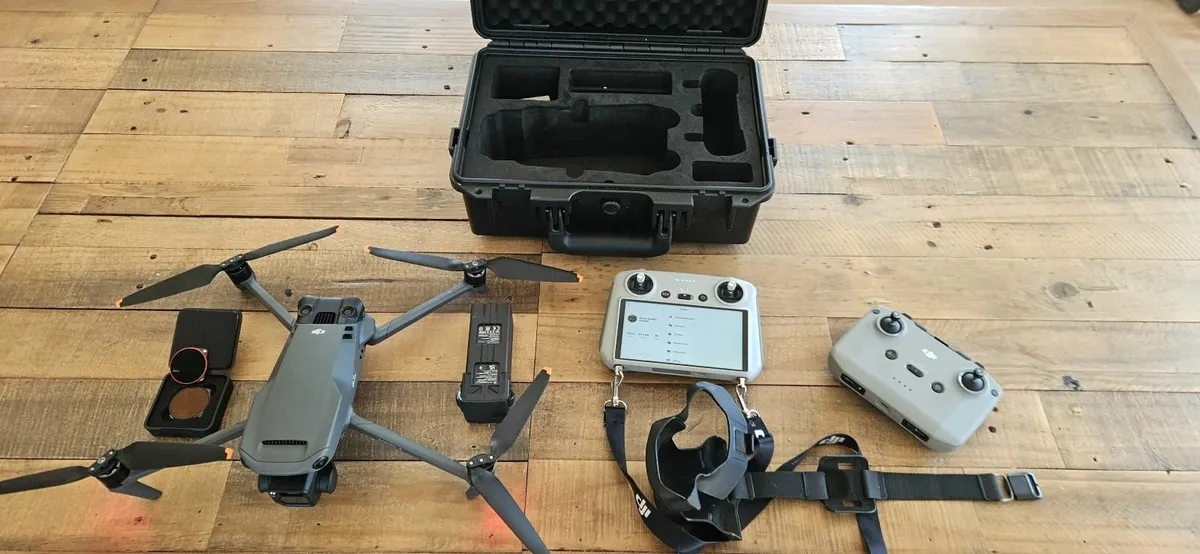 Dji Mavic 3 Drone - Image 2