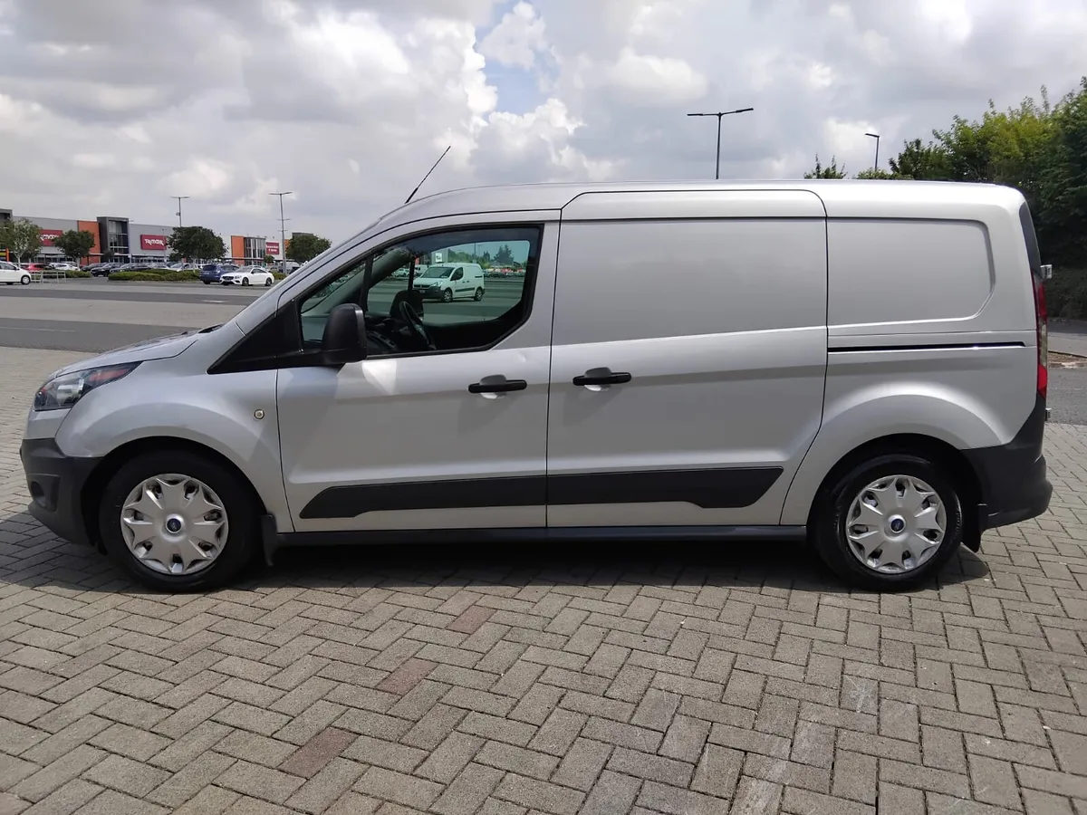 Ford Transit Connect  2017 3 Seats Long Wheel Base - Image 4