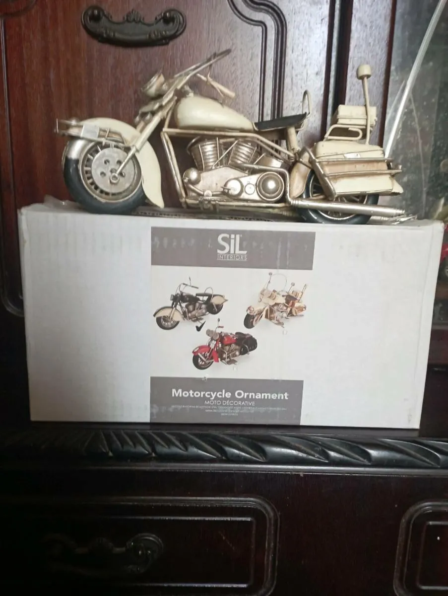 STILL INTERIORS MOTORCYCLE ORNAMENT. - Image 1