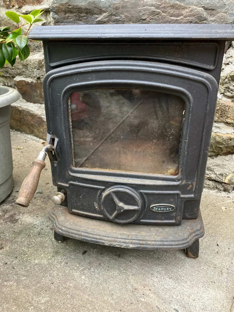 Oisín Stanley stove - Image 1