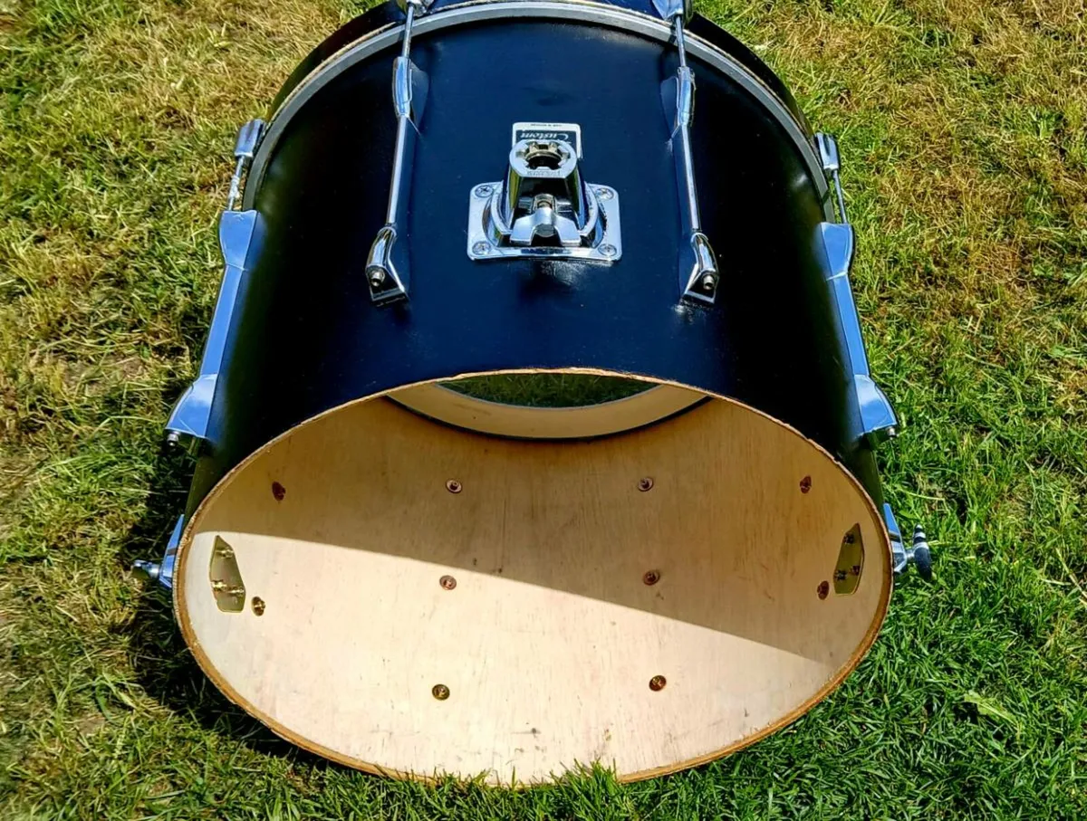 Yamaha 20" stage custom bass drum - Image 1