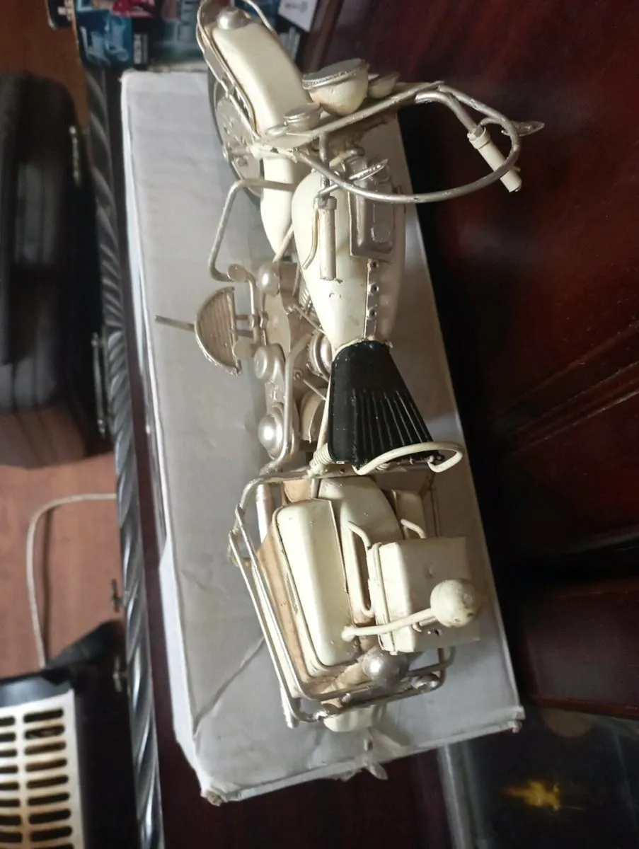 STILL INTERIORS MOTORCYCLE ORNAMENT. - Image 2