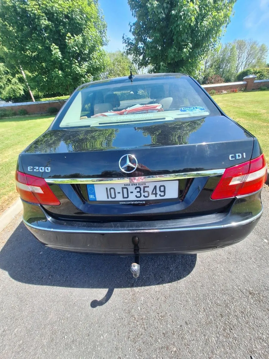 Mercedes-Benz E-Class 2010 - Image 4