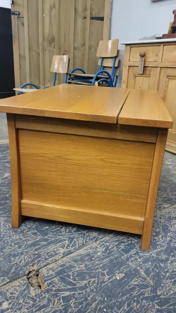 Mamas papas oak storage trunk - Image 4
