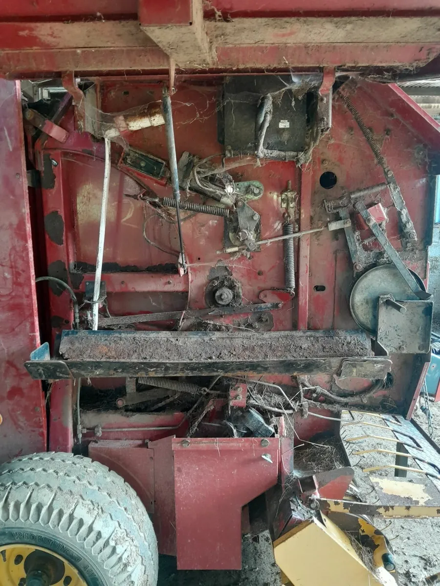 New holland baler - Image 2