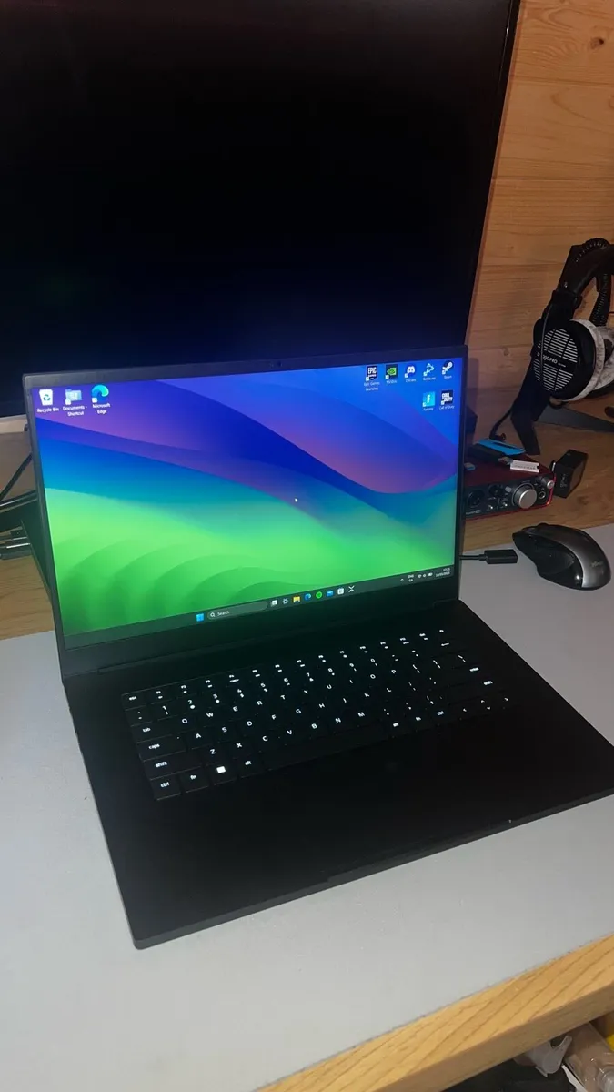 Razer blade 15 (2023 gaming laptop) - Image 2