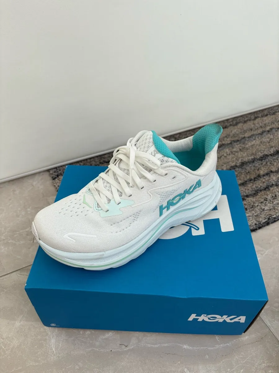 Runners - Image 1
