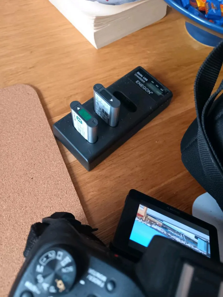 Sony HX400v - Image 3