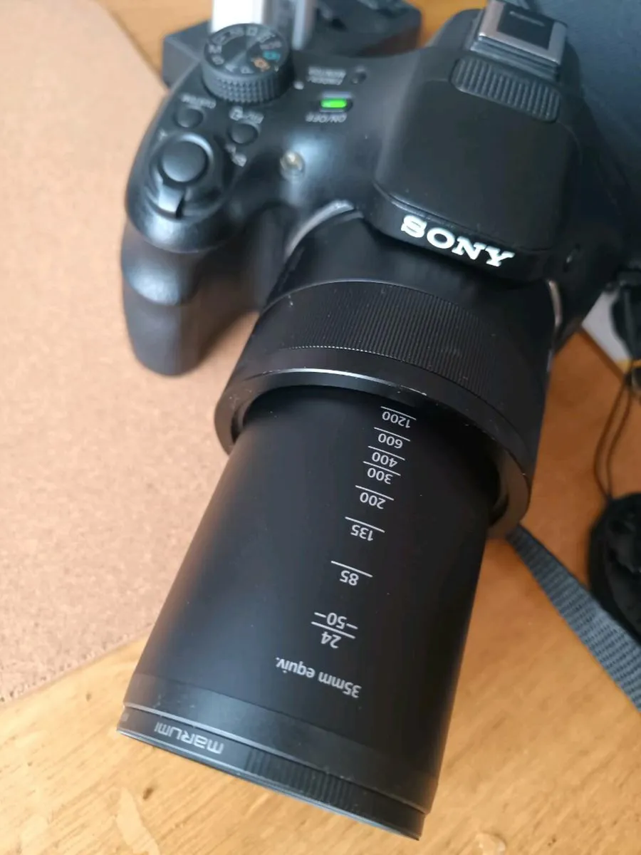 Sony HX400v - Image 1