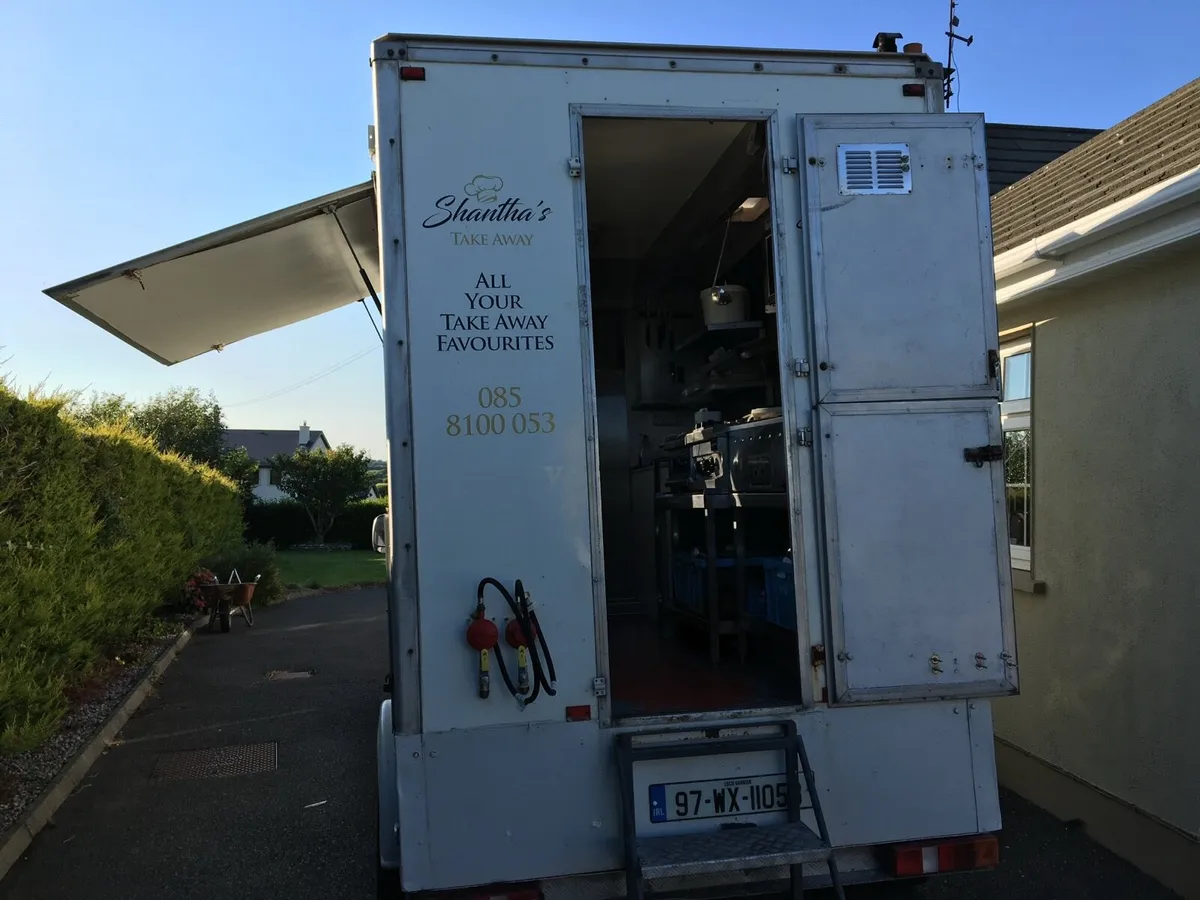 Mobile catering van - Image 3