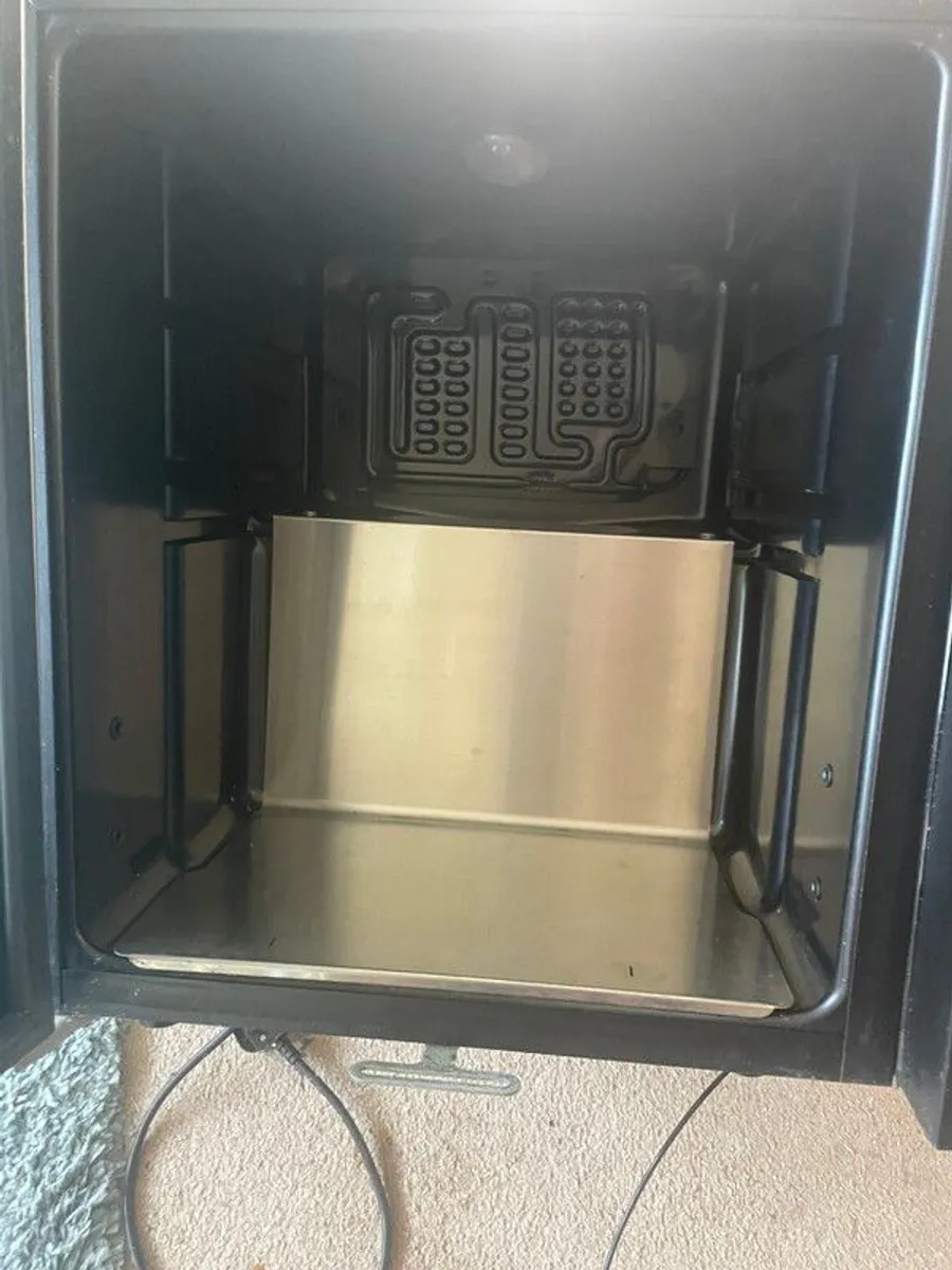 Artevino Wine Fridge - Image 2