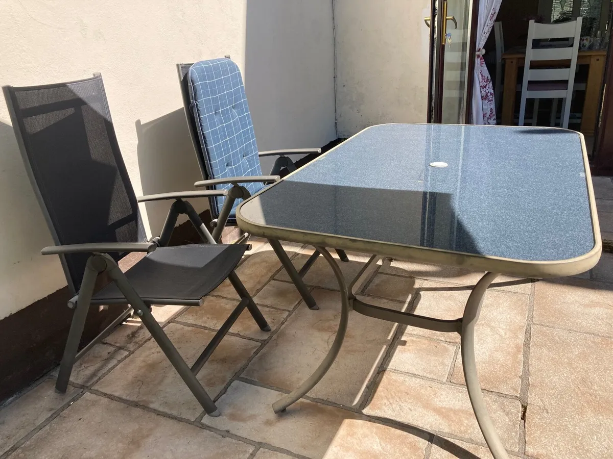 Garden furniture - Image 1