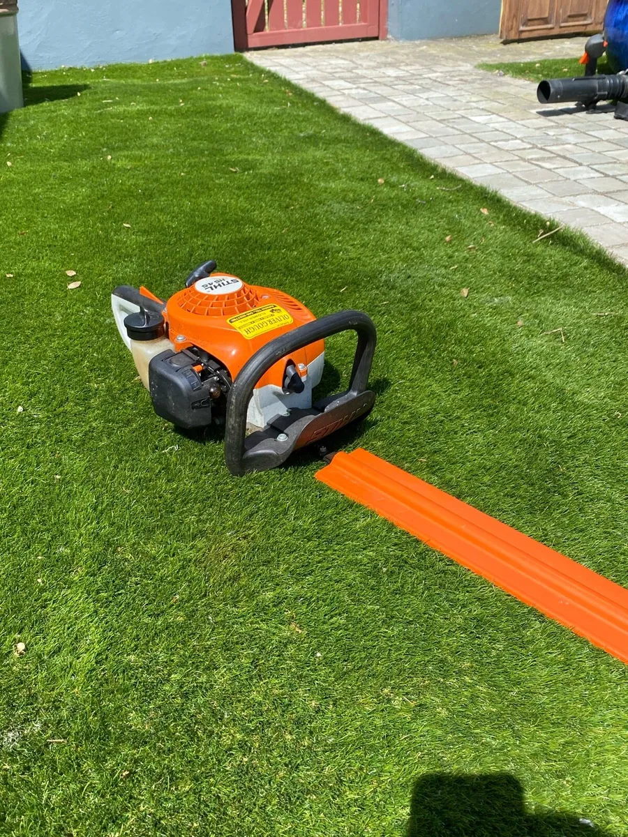 Stihl petrol hedge cutter - Image 3