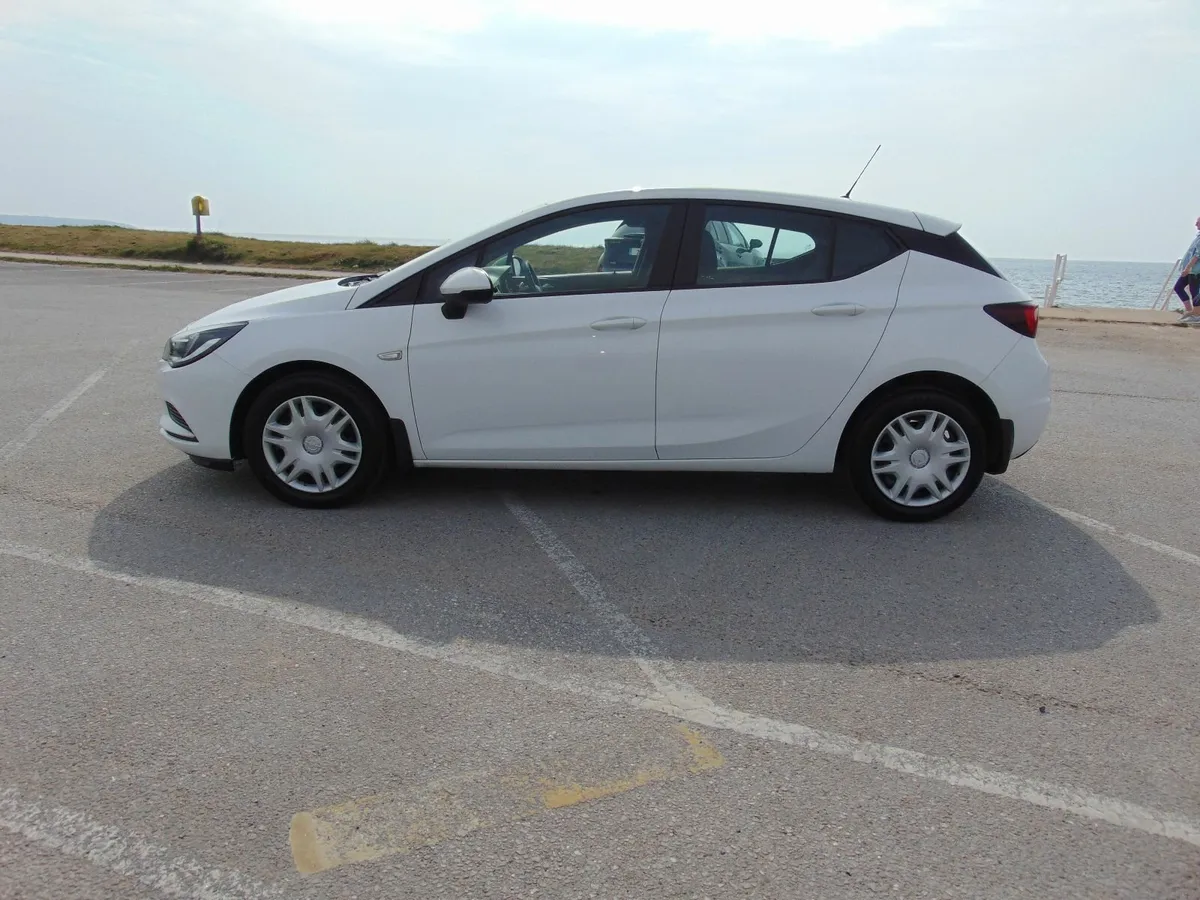 Opel Astra 2016 - Image 2
