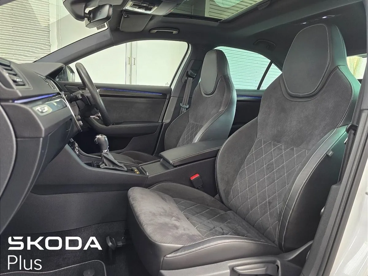 Skoda Superb Superb SPT 2.0tdi 150HP DSG - Image 4