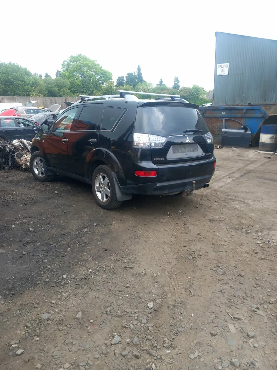 Mitsubishi Outlander - Breaking only - Image 1