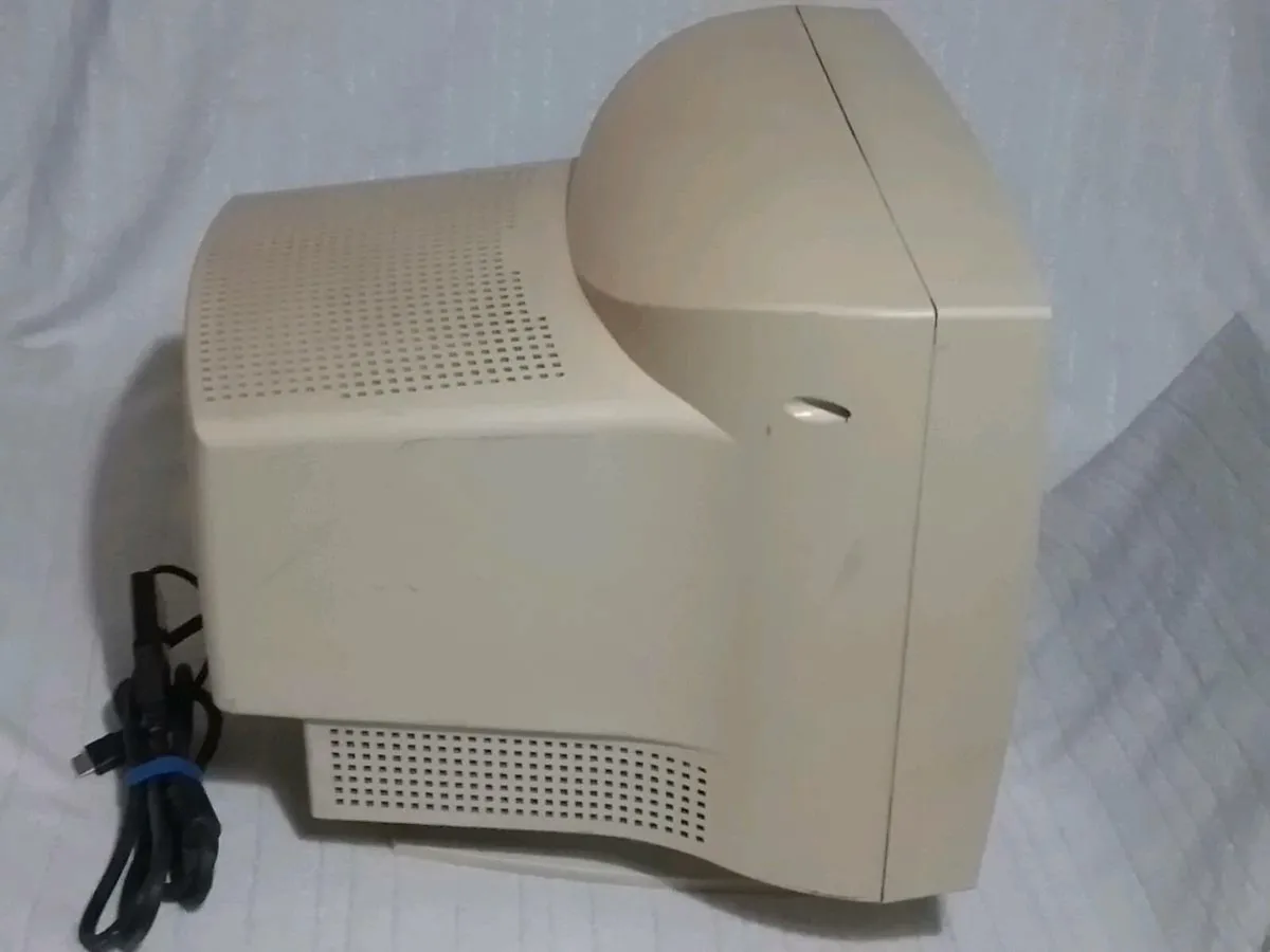 16" CRT Monitor AOC Spectrum 7Vlr - Image 2
