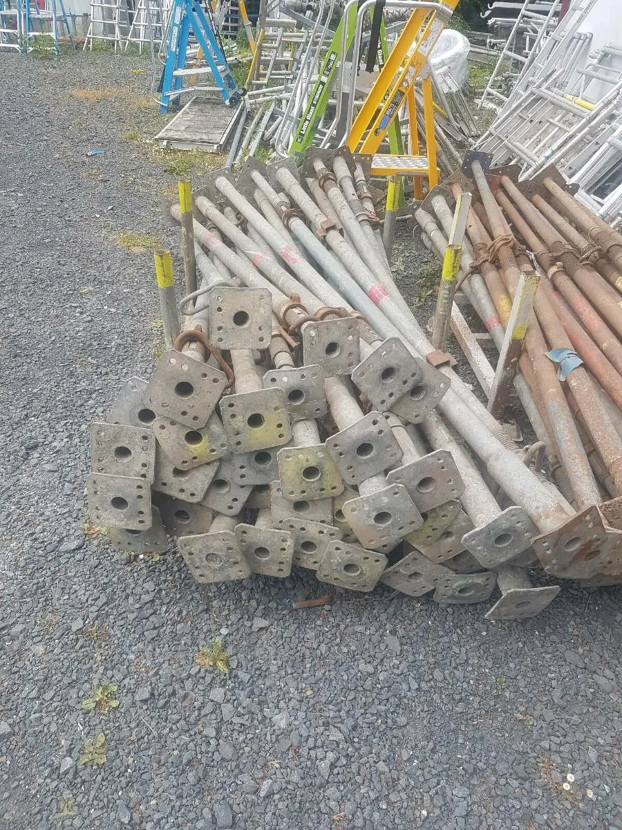 Acrow  props - Image 1