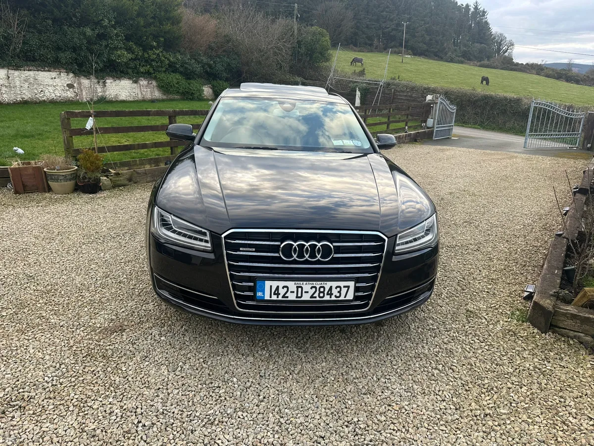 Audi A8 L President 4.2 V8 2014 - Image 4