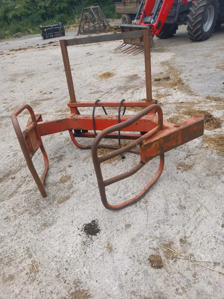 Bale handler - Image 1