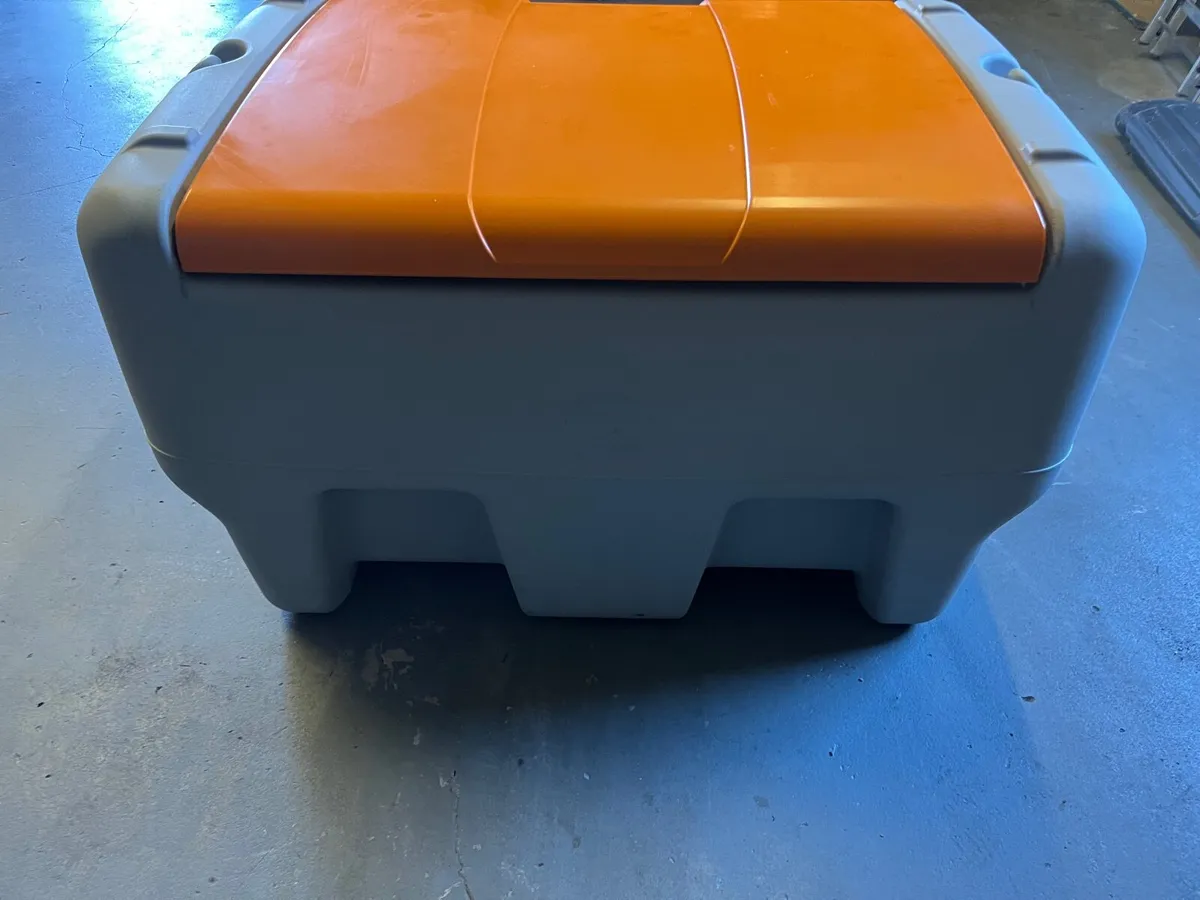 440 litre 12volt fuel bowser - Image 3