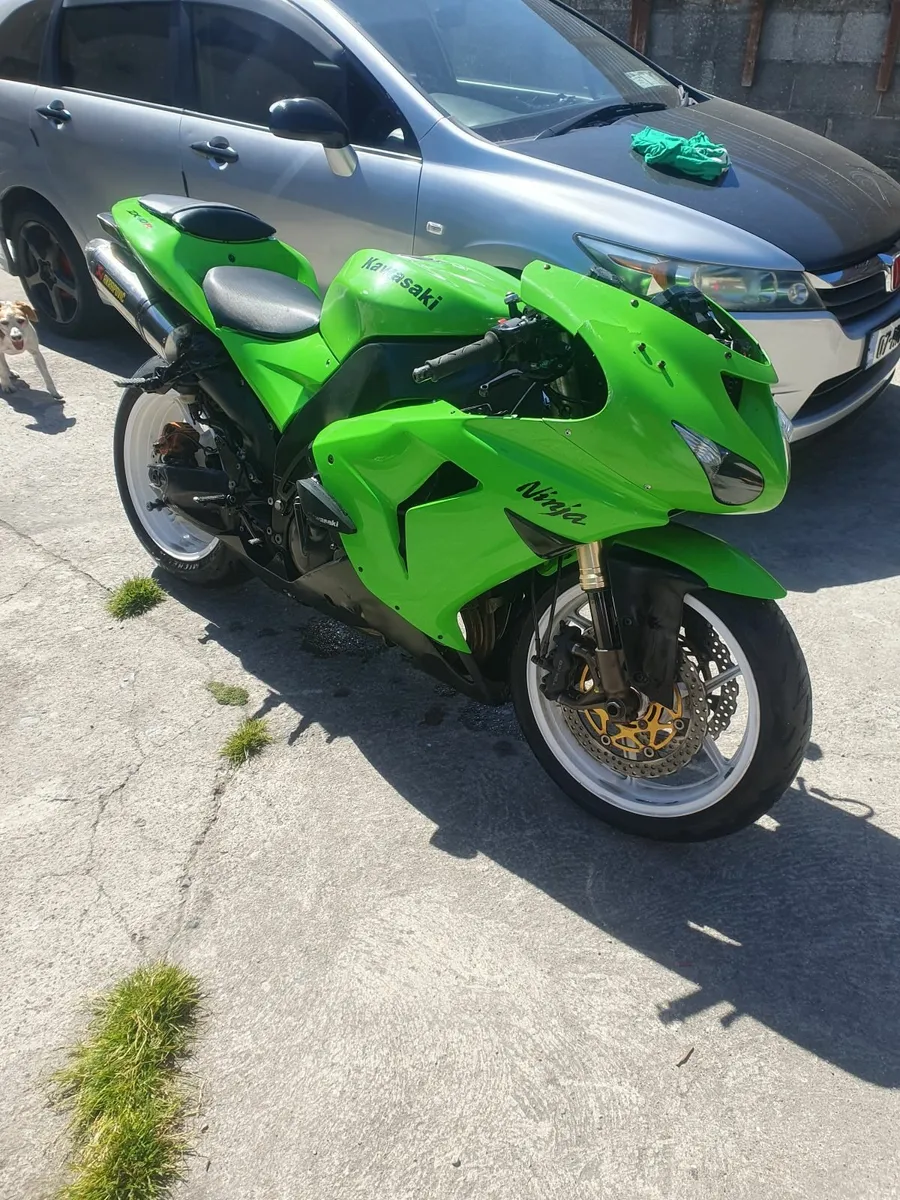 Kawasaki zx10r 2006 - Image 1
