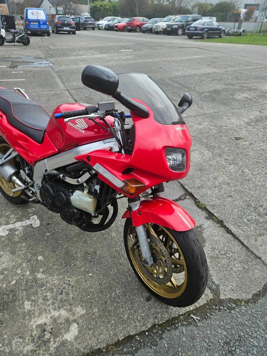 Honda VFR - Image 2