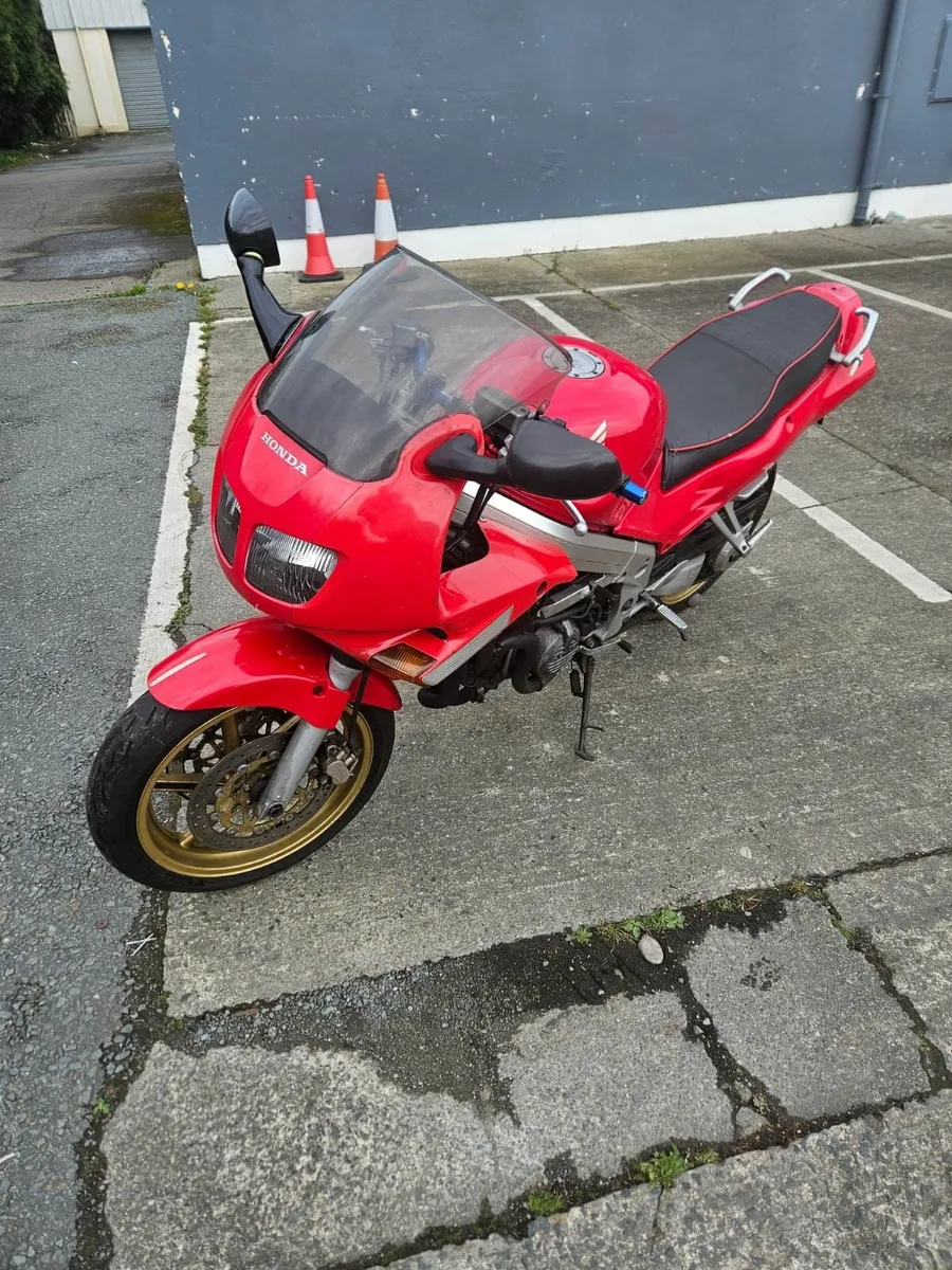 Honda VFR - Image 3