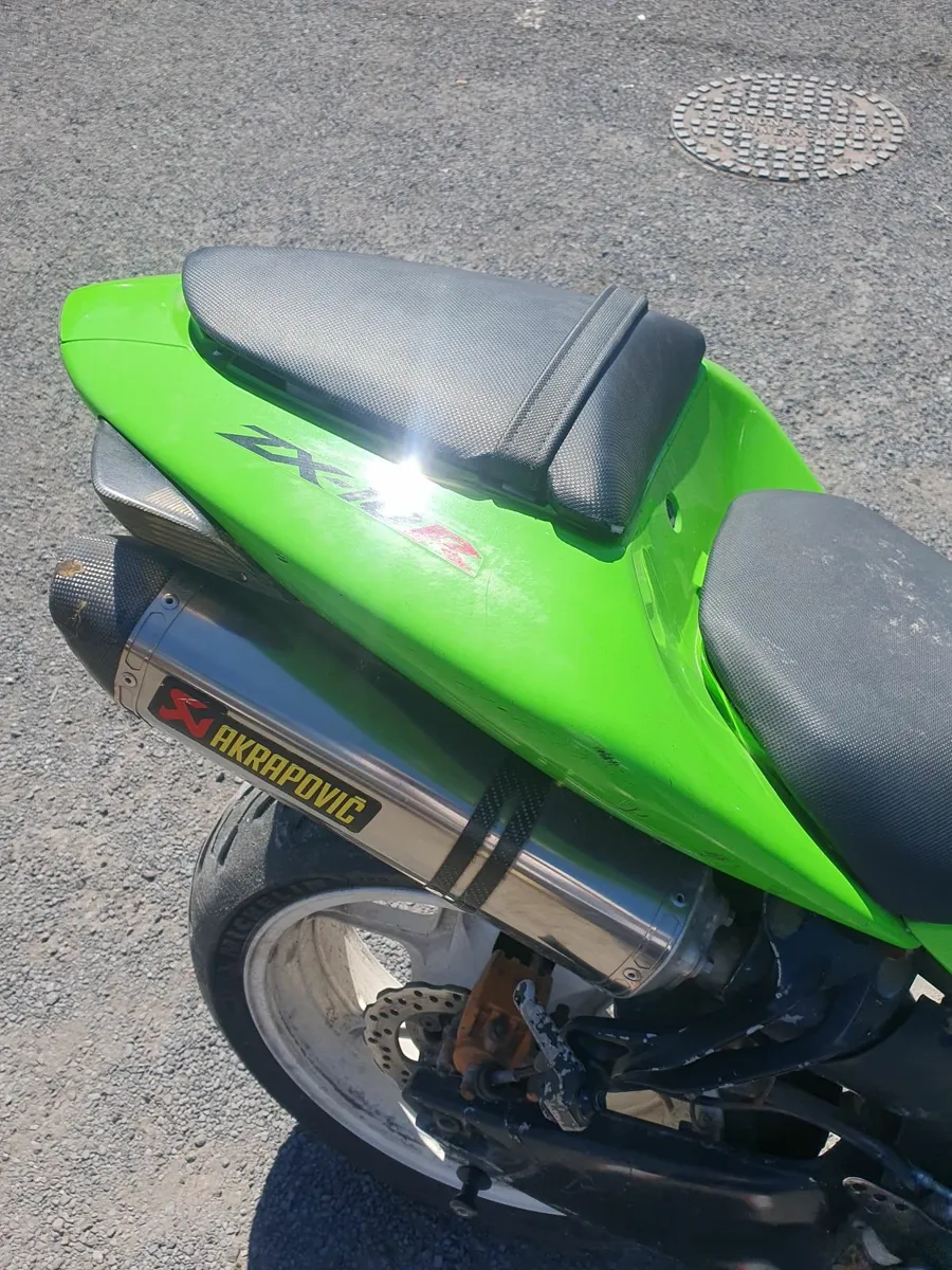 Kawasaki zx10r 2006 - Image 4